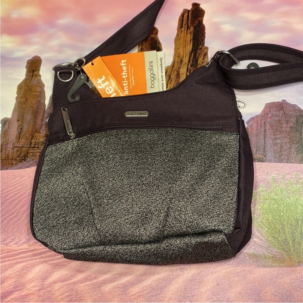 Baggallini Cross Over Crossbody Anti-theft Bag